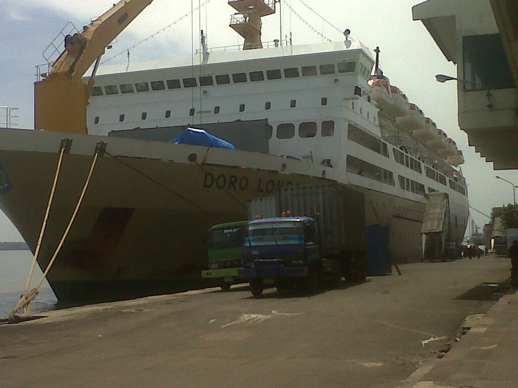 Cargo Via Kapal Laut ke Manado